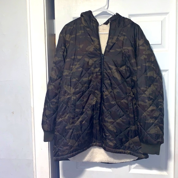 Brand New Revisable faux fur Coat - Picture 1 of 2